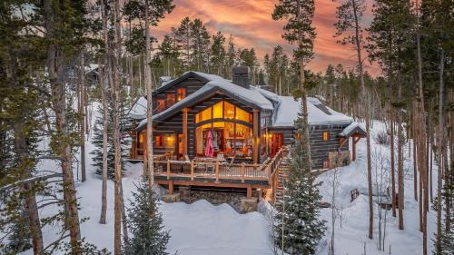 Four-Bedroom Holiday Home