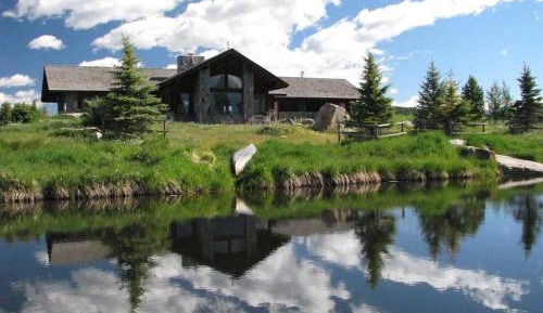 Three-Bedroom Holiday Home 
