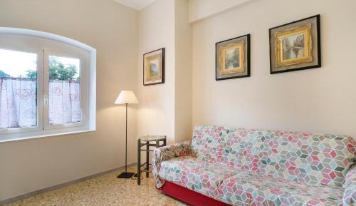 Superior One-Bedroom Apartment
