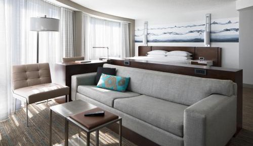 Junior King Suite with Sofa Bed