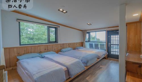 Quadruple Room with Mountain View