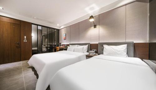 Twin Room with Bath
