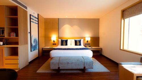 Executive King - 20% Discount on F&B and Laundry Service