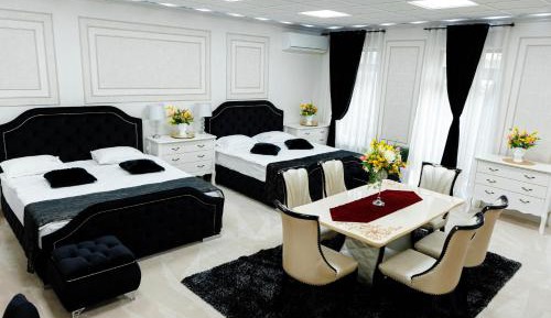 Deluxe Family Room