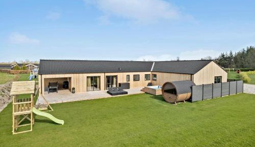 Eight-Bedroom Holiday Home