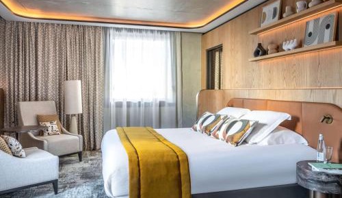 Suite with One King Bed and Sofa Bed