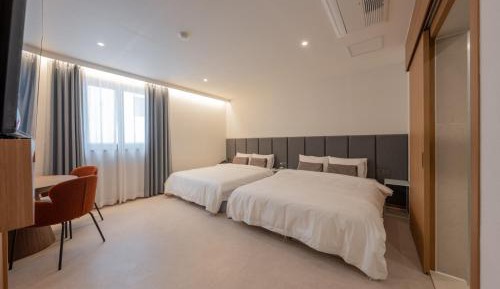 Premier Twin Room