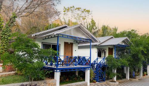 Cottage - 2 Queen Bed - Pool view  - Sitout