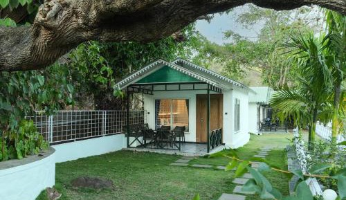 Private Cottage - King Bed - Pool  view - Sitout