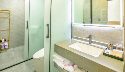 Garden View King Room