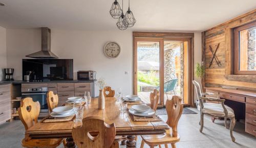 Superior One-Bedroom Apartment with Balcony