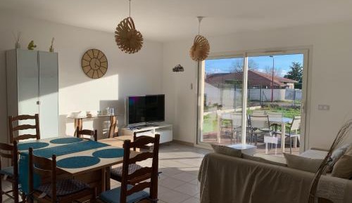 Holiday Home (6 Adults)