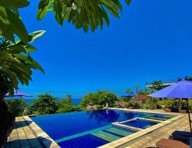 Villa with Garden View
