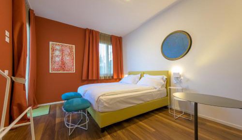 Deluxe Double or Twin Room with Lake View