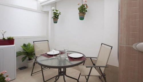 Studio Apartment VI