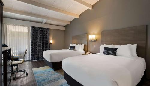 Queen Room with Two Queen Beds - Second Floor/Non-Smoking