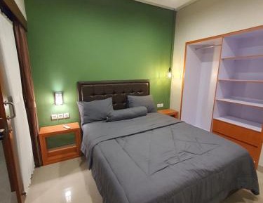 Queen Room with Garden View