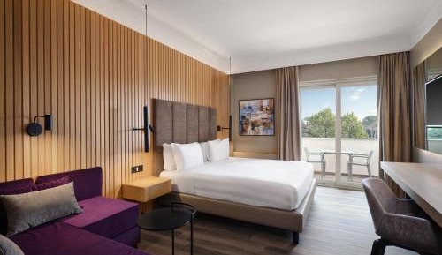 Premium King Room with Pool View