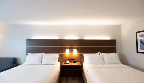 Standard Queen Room with Two Queen Beds