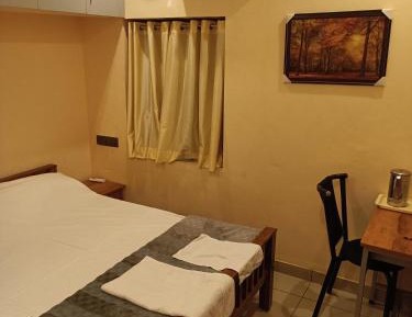Standard Queen Room