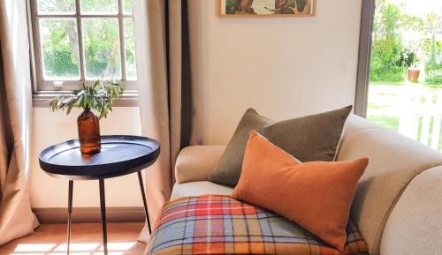 One-Bedroom Cottage with Spa Bath