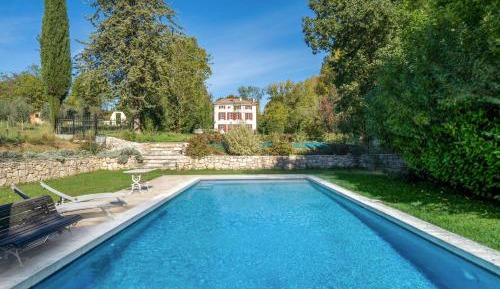 Three-Bedroom Apartment - High Floor