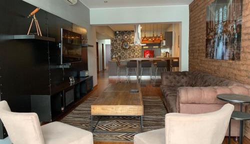 Six-Bedroom Apartment with Balcony