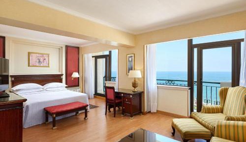Hospitality Suite, 1 Queen, Garden view, High floor, Balcony
