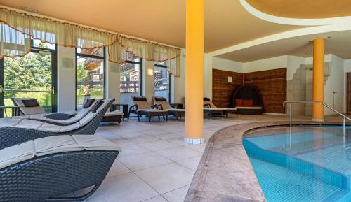 Superior One-Bedroom Apartment with Balcony