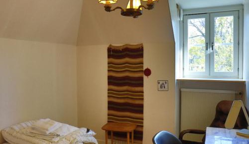 Single Room with Shared Bathroom