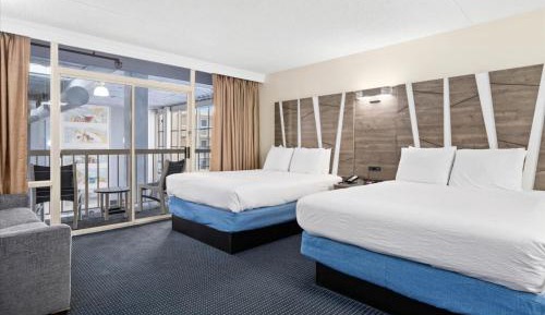 Atrium Hotel Room W/Kitchenette