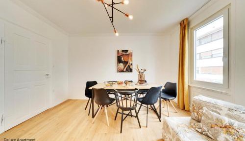 Deluxe Apartment