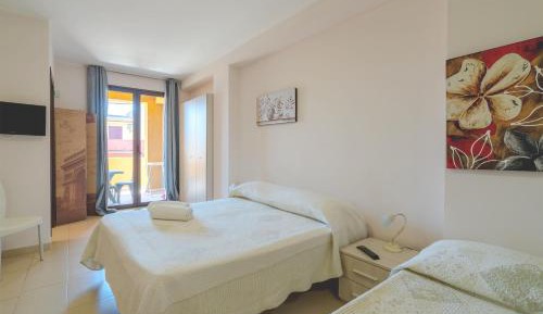 Superior One-Bedroom Apartment with Balcony