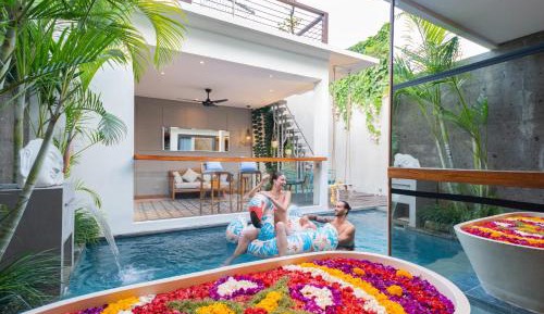 One-Bedroom Villa with Private Pool and Floating Bathtub