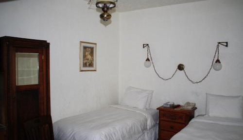 Standard Twin with Kitchenette 