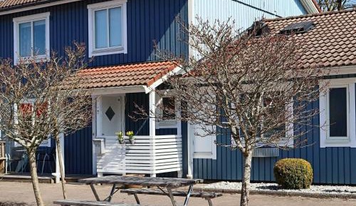 Three-Bedroom Holiday Home 