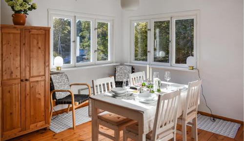 One-Bedroom Holiday Home