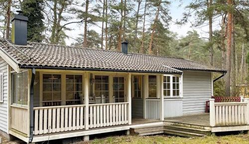 Three-Bedroom Holiday Home 