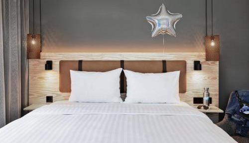 Moxy Queen Sleeper, Guest room, 1 Queen            
