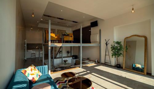 Deluxe One-Bedroom Apartment with Harbor View