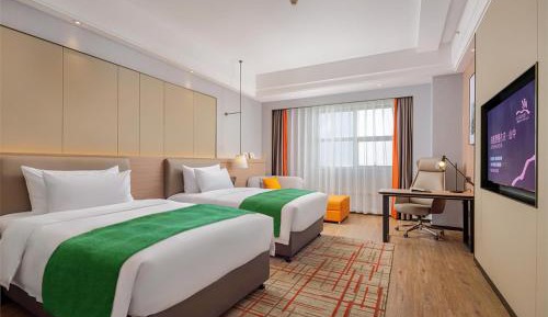 Deluxe City View Twin Room