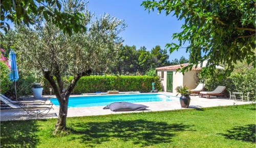 One-Bedroom Holiday Home