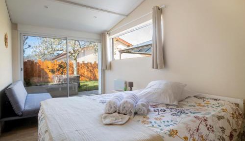 Deluxe Room (2 Adults + 1 Child)