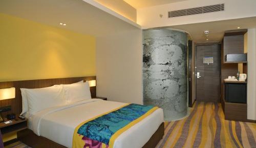 Deluxe Queen Room with 15% off on F&B