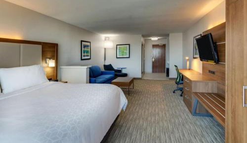 King Room - Mobility Access/Hearing Accessible