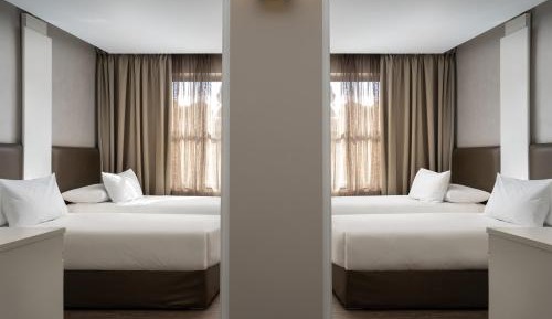 Guest Room with Twin beds