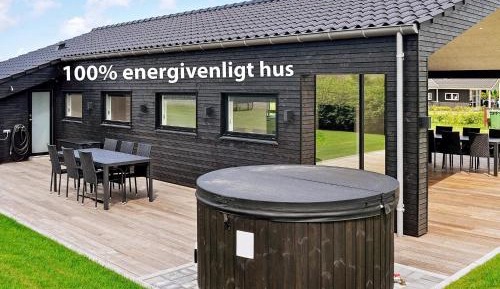Three-Bedroom Holiday Home 