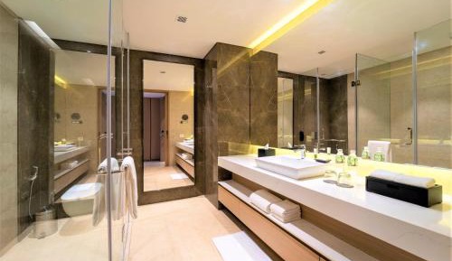 Deluxe King Room with City View - 20% Discount on F&B and Laundry Service