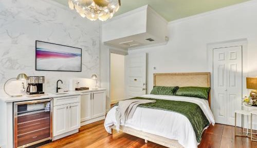 One-Bedroom Studio