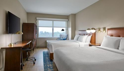 Larger Guest room, 2 Queen